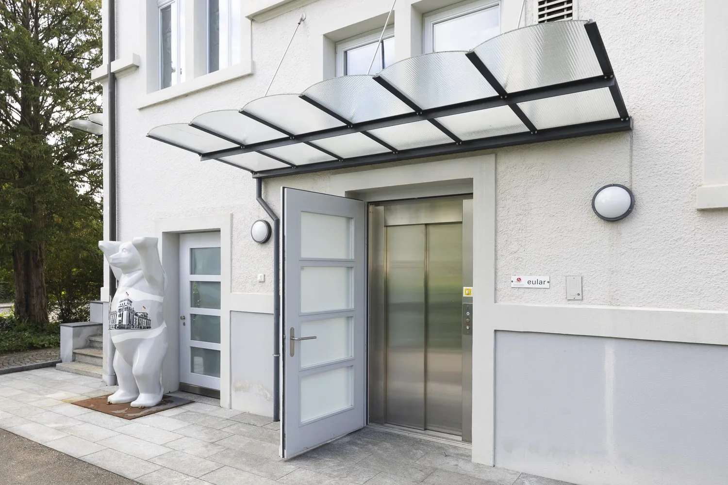 Repräsentative Bürovilla am Zürichsee – Single Tenant gesucht