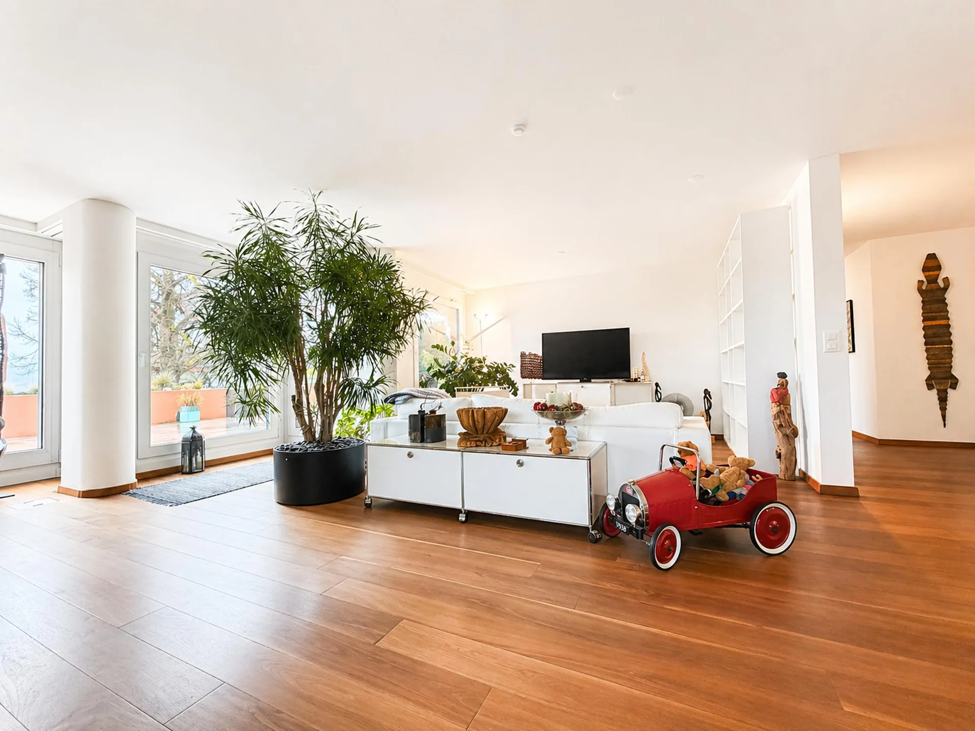 Attractive 5.5-room terraced apartment with a beautiful lake view
