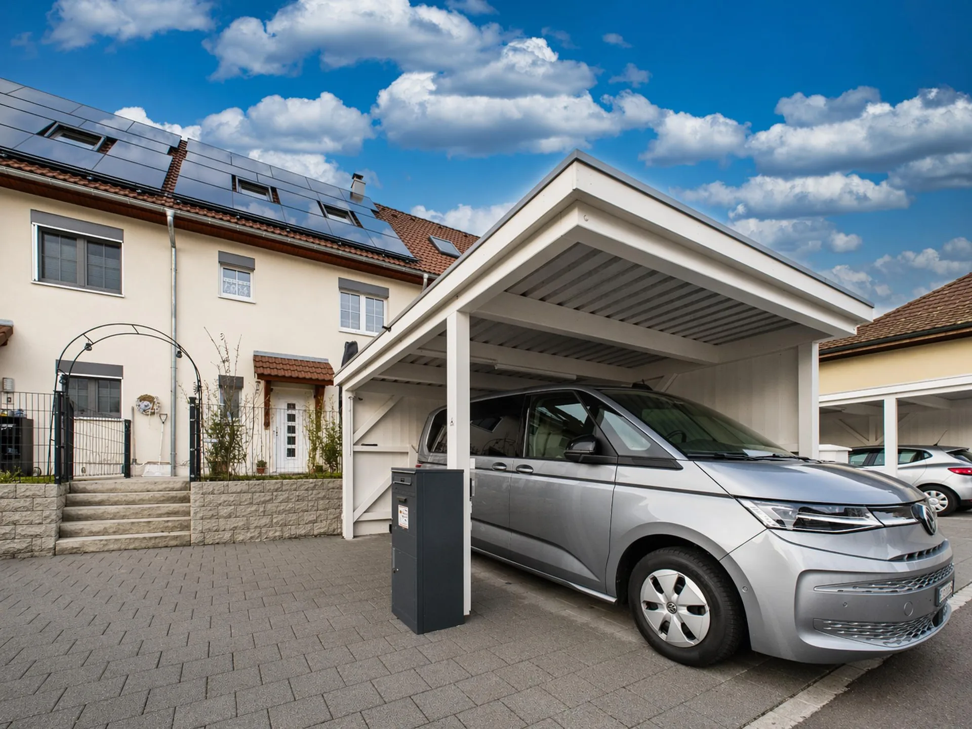 MODERN WOHNEN AUF DREI ETAGEN - REIHENFAMILIENHAUS MIT CARPORT