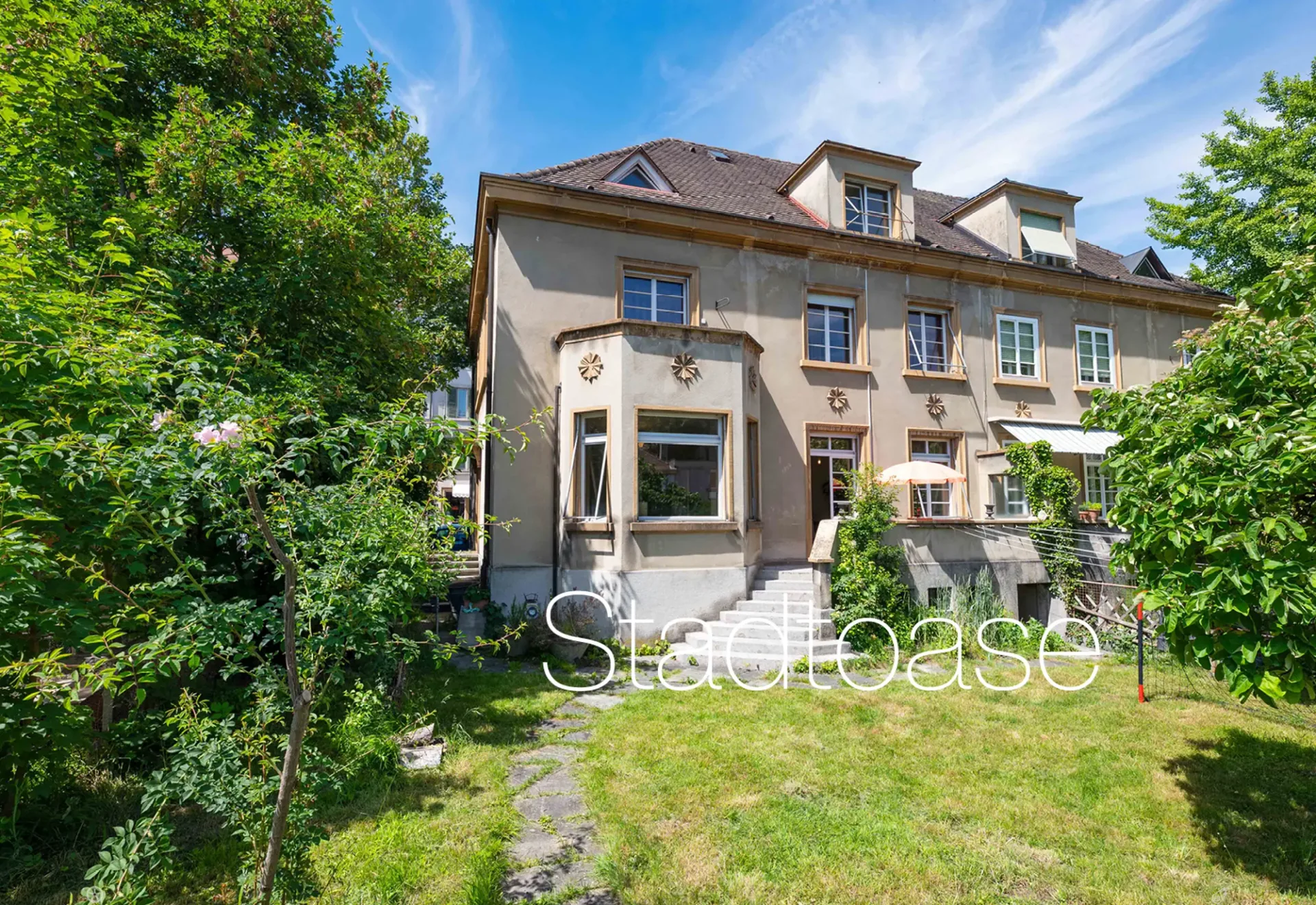 Stilvolles Stadthaus mit Gartenoase