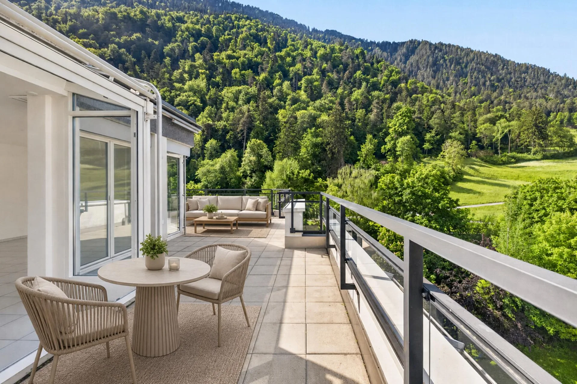 Chur: Attikawohnung mit grosser Terrasse und Blick auf Stadt und Berge