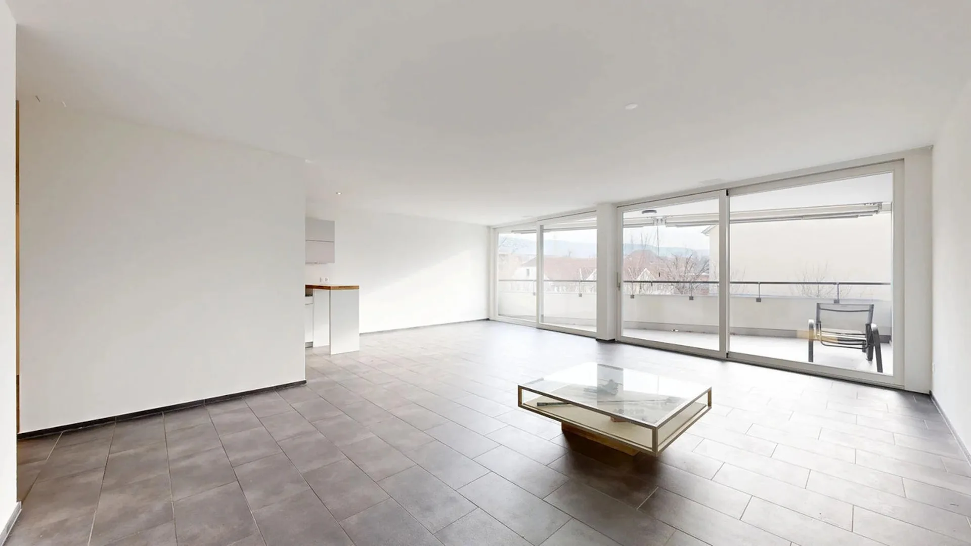 Moderne 3.5-Zimmer-Wohnung mit Balkon und Einstellhallenplatz