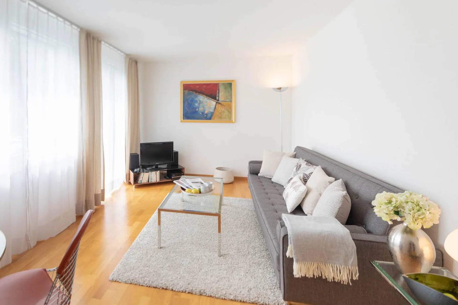 Modern furnished 2-Room Apartment in Zürich Wiedikon
