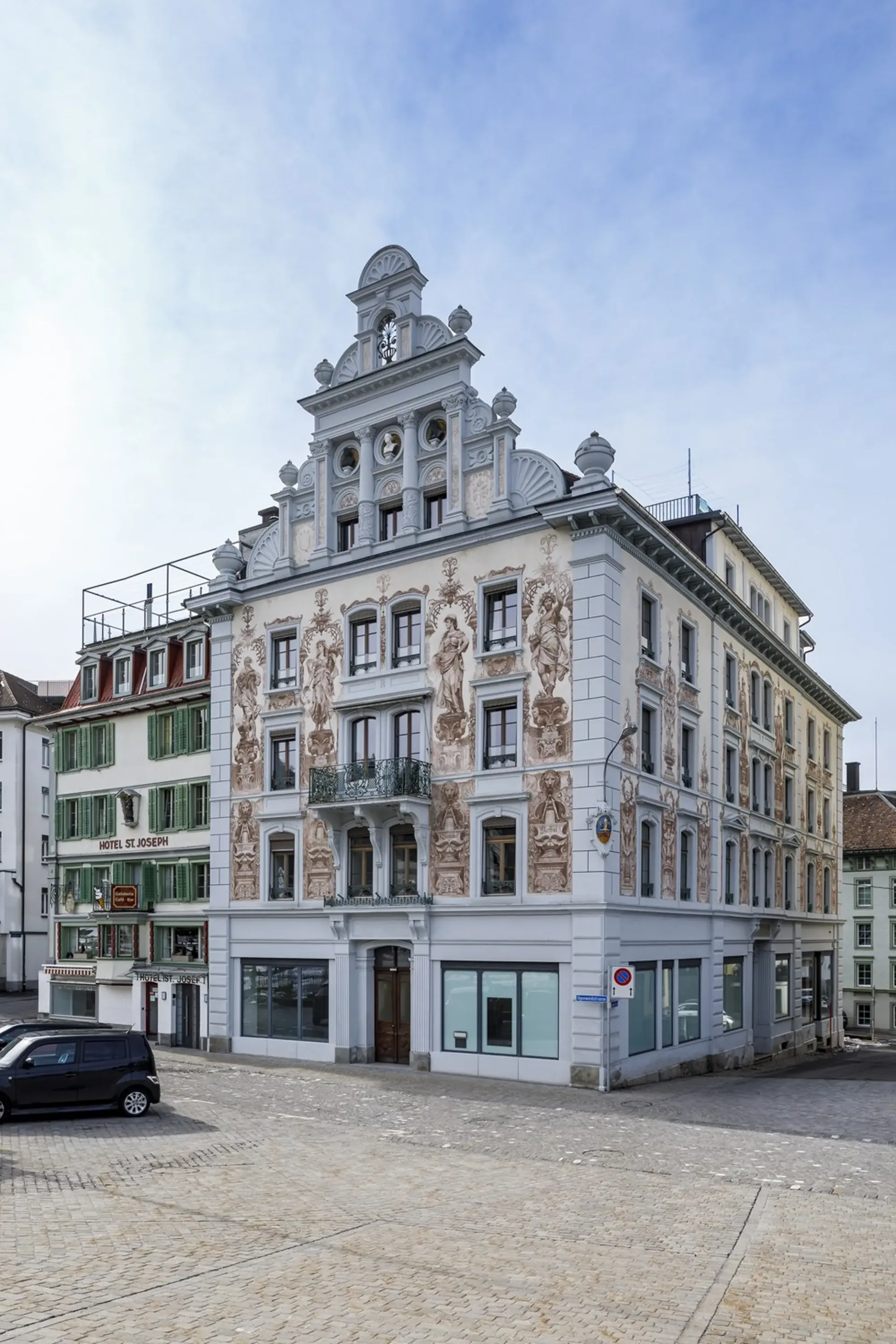 Helle 3.5 Zimmerwohnung am Klosterplatz mit viel Charme