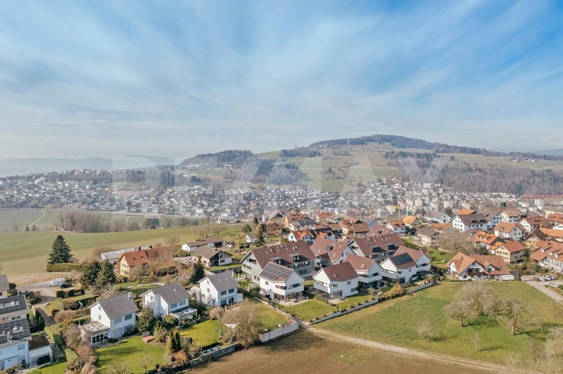 Exklusive 4.5-Zimmer-Maisonette mit Galerie und Bilderbuch-Aussicht auf dem Friedlisberg (8964)