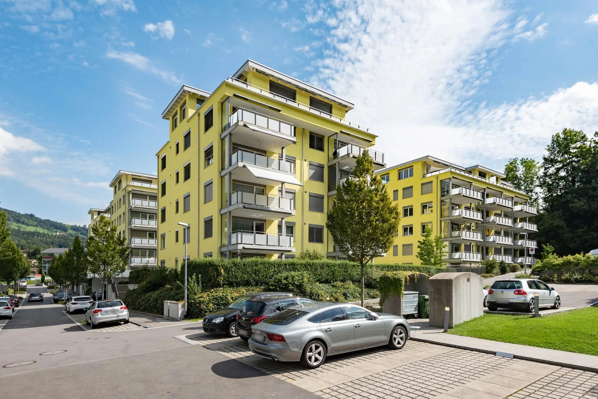 Moderne Wohnung mit grossem Balkon am Fusse der Rigi