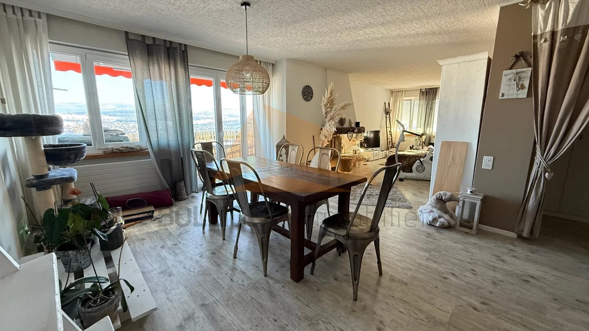 In Vendita   Appartamento di 5.5 locali e garage in PPE
