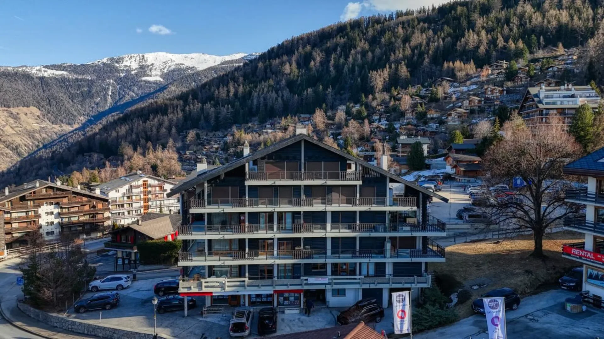 Appartement spacieux avec potentiel de rénovation à 100m des remontées