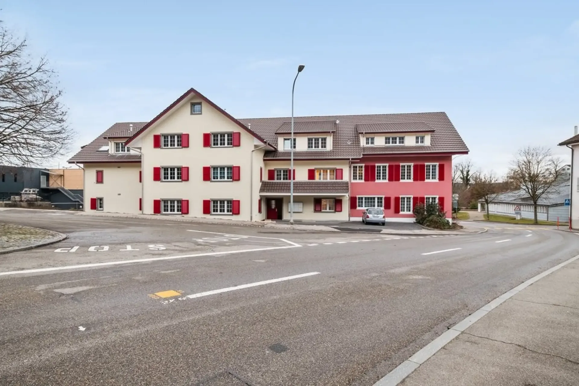 GROSSZÜGIGE DACHWOHNUNG IN SELZACH