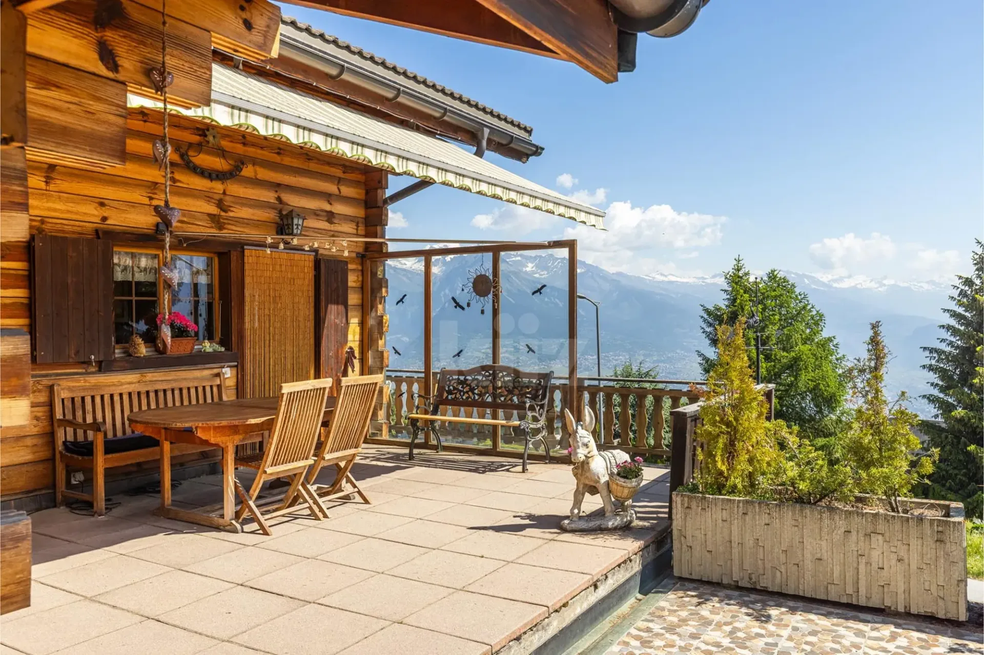 Gemütliches Duplex mit Terrasse und Bergblick