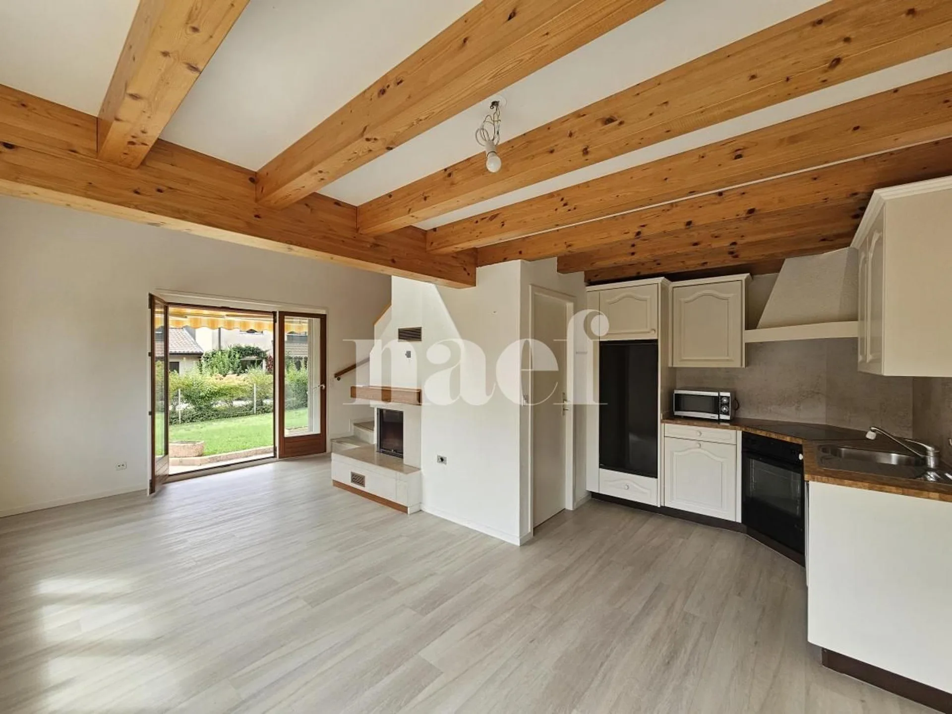 Charmante maison jumelle de 4.5 pièces à Aïre avec jardin et terrasse
