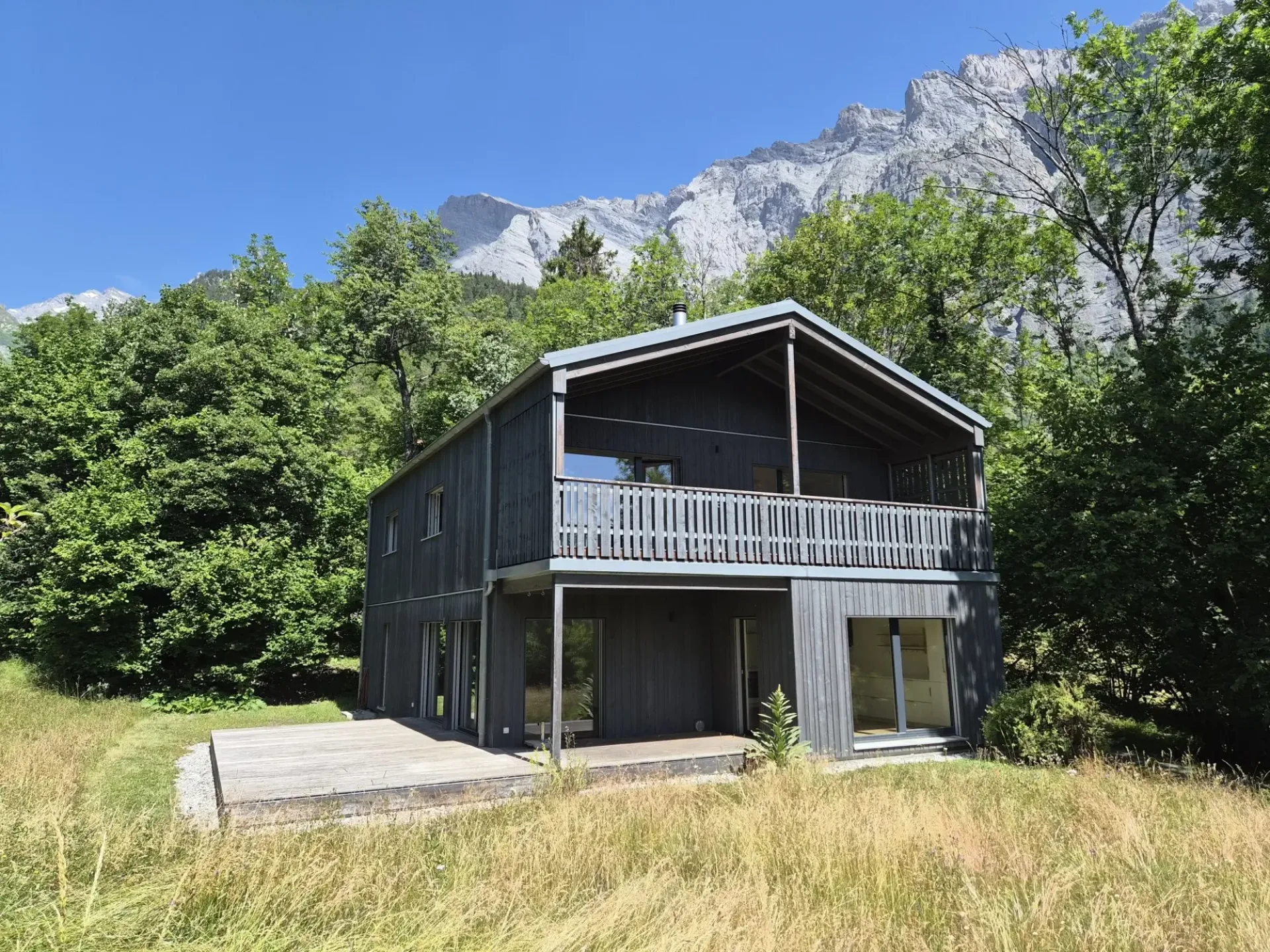 Magnifique villa récente de 6.5 pièces avec garage double