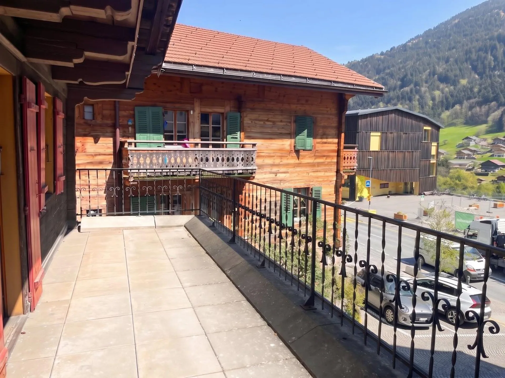 Appartement 2.5 Zimmer mit Terrasse im Herzen des Dorfes