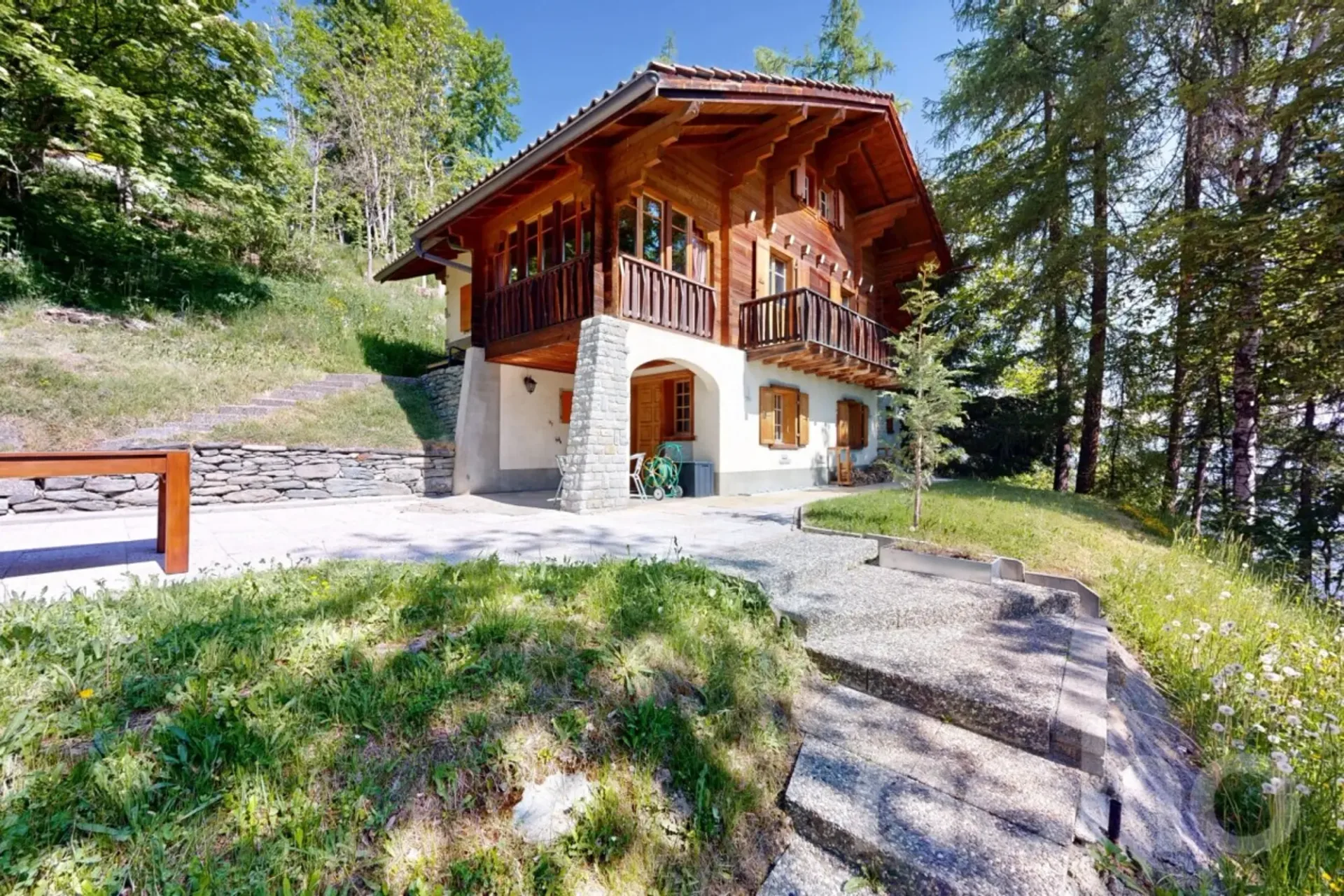 Magnifique chalet de montagne avec vue panoramique à Hérémence