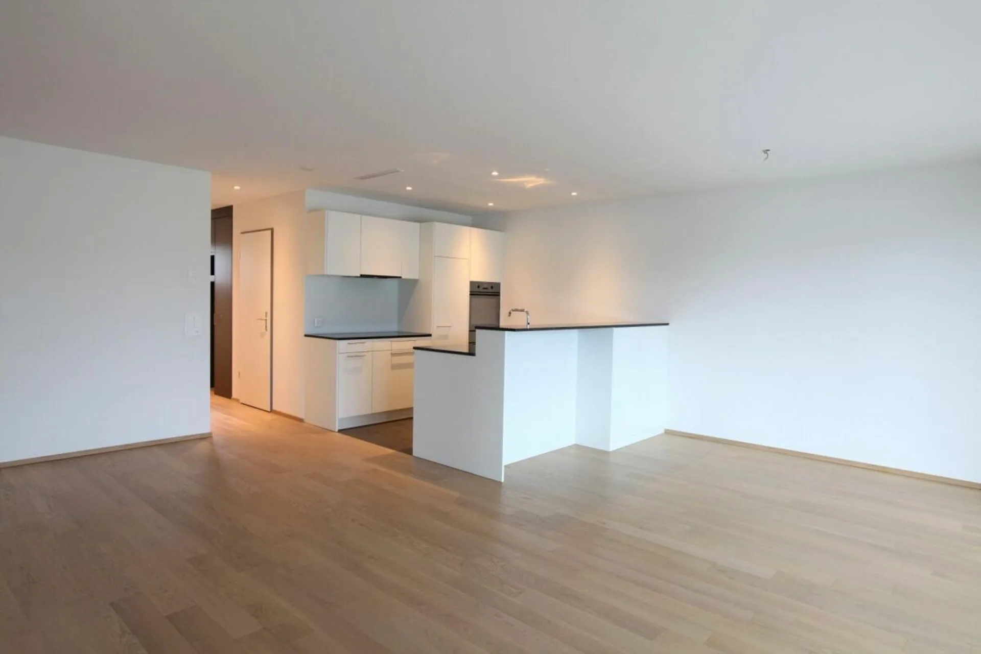 Moderne 4.5-Zimmer-Erdgeschosswohnung mit Aussicht ins Grüne!