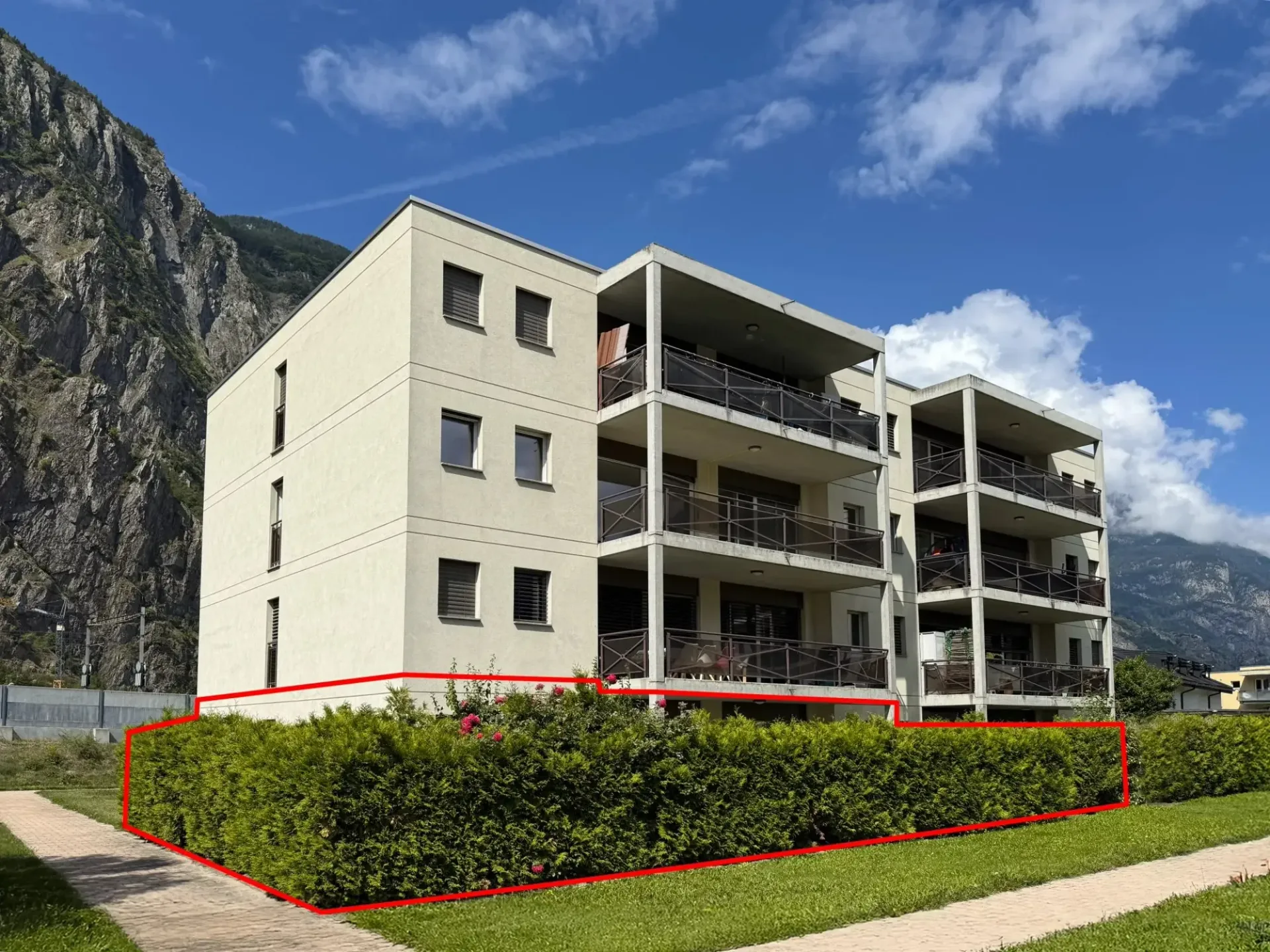 Geräumiges Erdgeschoss-Reihenhaus mit 5.5 Zimmern in Martigny