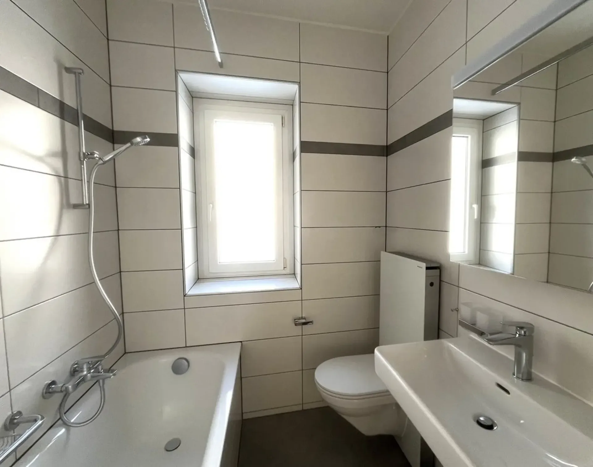 Appartement de 4 pièces rénové dans un quartier calme et ensoleillé