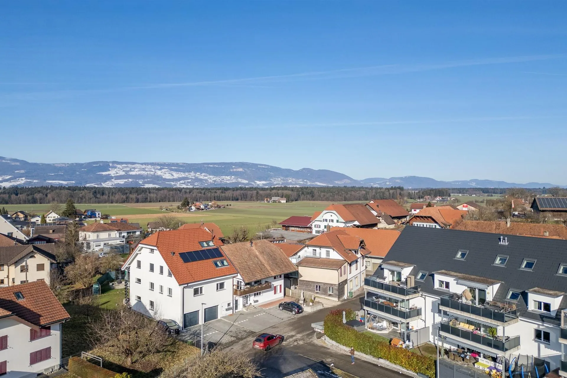 Charmante 4.5-Zimmer-Wohnung mit Balkon in Etziken