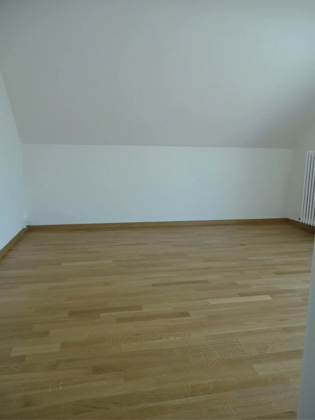 Ein Zimmer zu vermieten in einer 3.5-Zimmerwohnung in Höngg