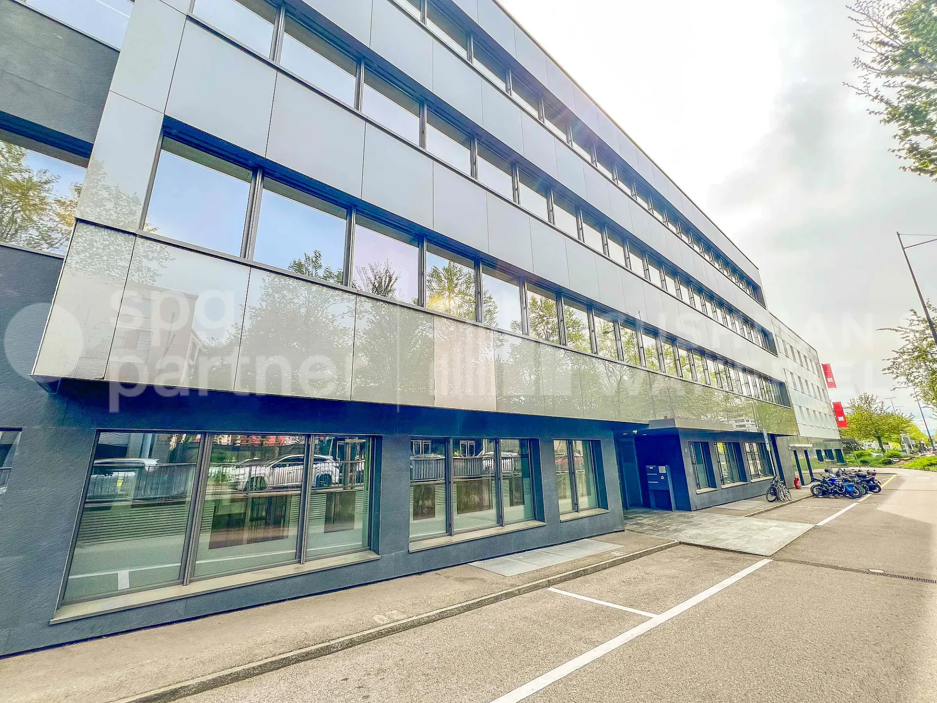 Büros von 259 m² teilbar im Erdgeschoss | Lancy | Olliquettes 10