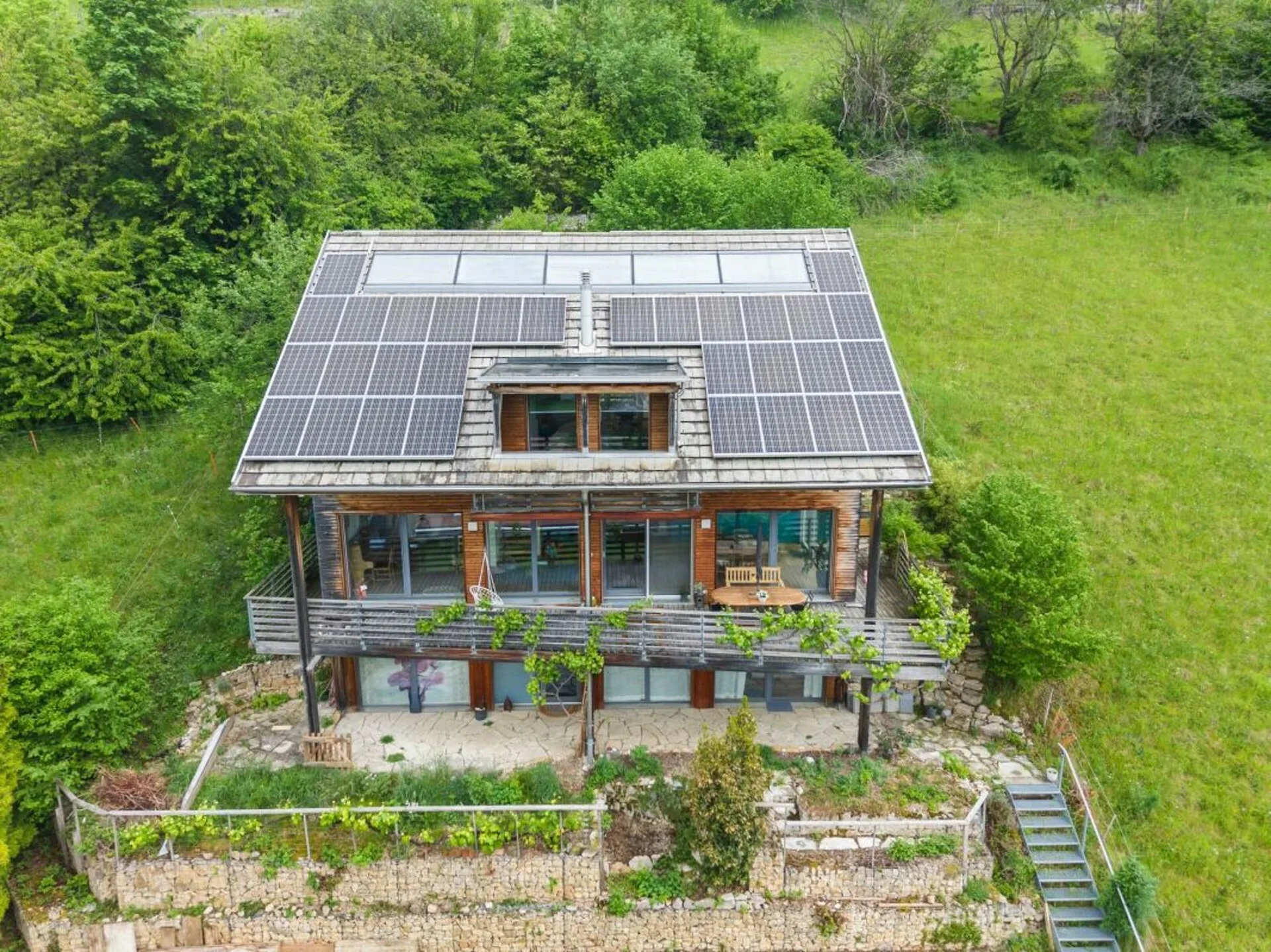 Exklusive Südhanglage: Freistehendes Einfamilienhaus mit Panorama und Privatsphäre