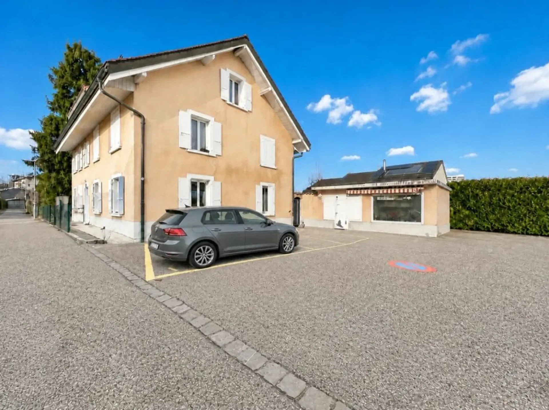 MAISON LOCATIVE DE 5 APPARTEMENTS AVEC ANNEXE INDEPENDANTE