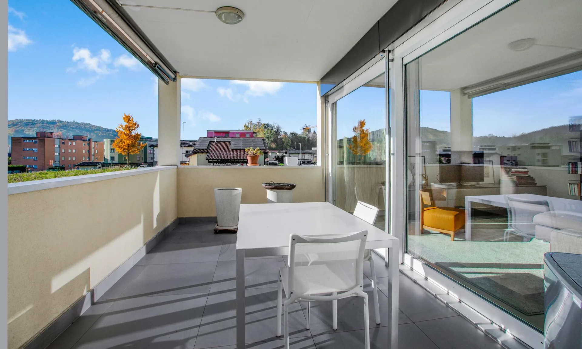 STUPENDO E MODERNO 5.5 CON GRANDE TERRAZZA A STABIO