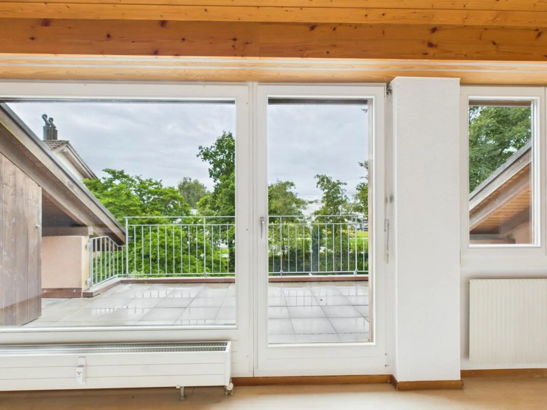 Heimelige Dachwohnung in ruhigem Wohnquartier