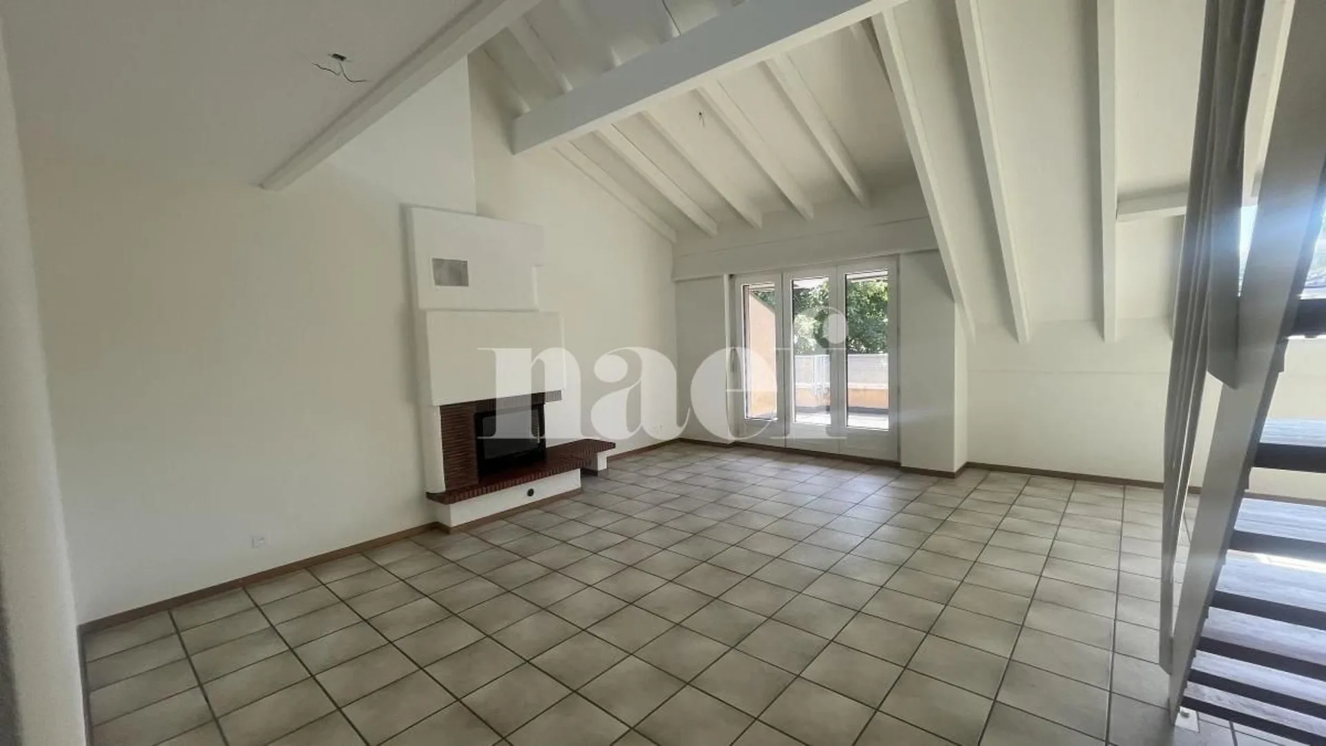 Zweizimmerwohnung mit 160m2 in Couvet