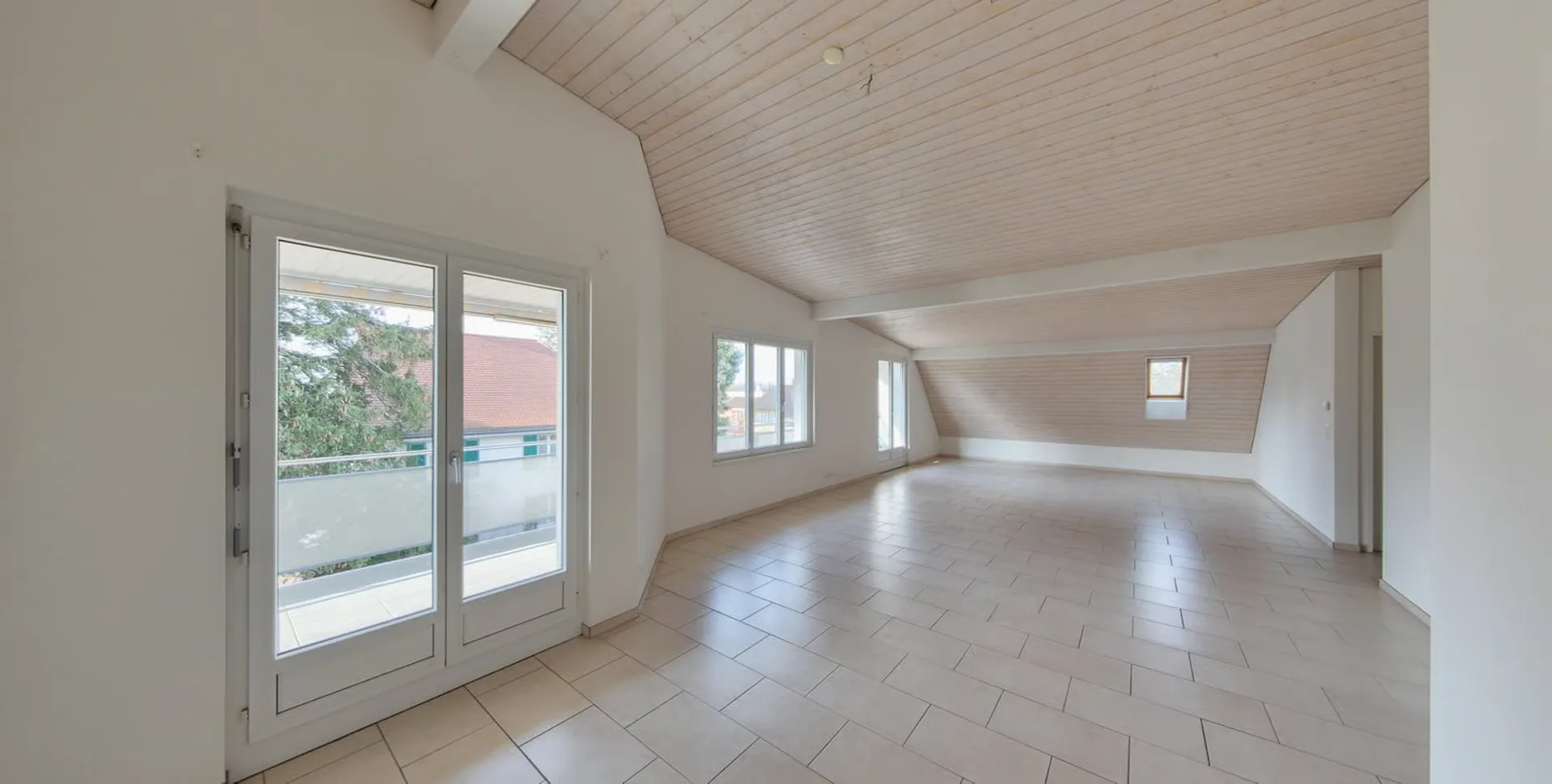 Aussergewöhnliche 5.5-Zimmerwohnung mit Weitblick in Aesch