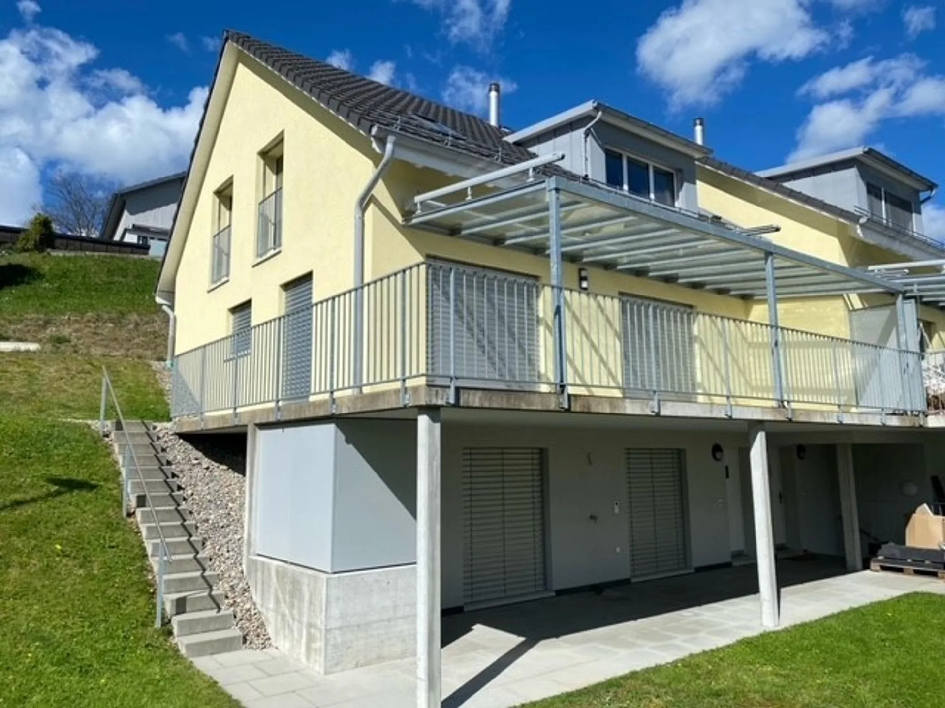 Doppel-Einfamilienhaus in Kollbrunn