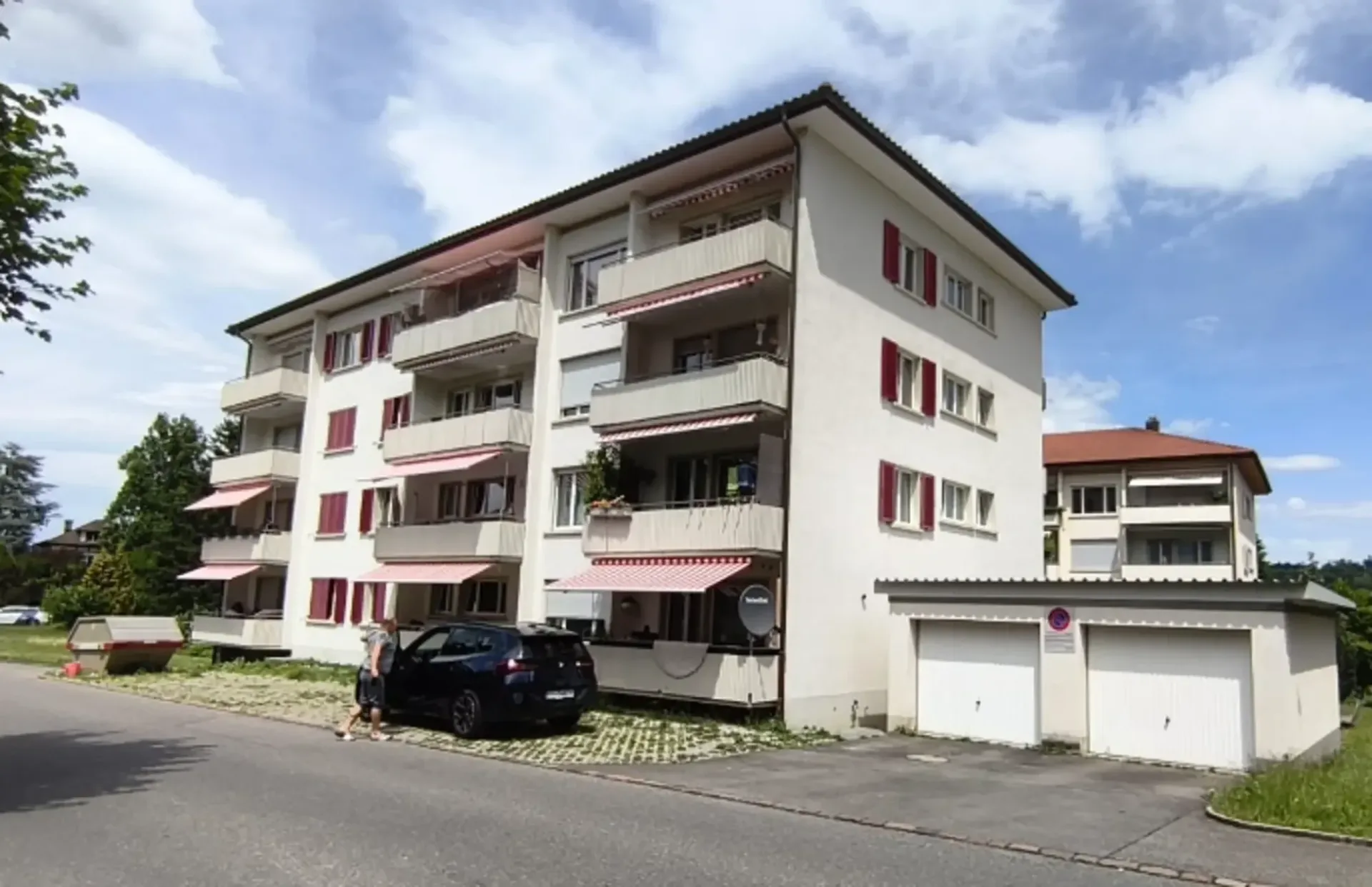 Grosszügige 4.5-Zimmer-Wohnung mit Balkon in ruhiger Lage zu vermieten