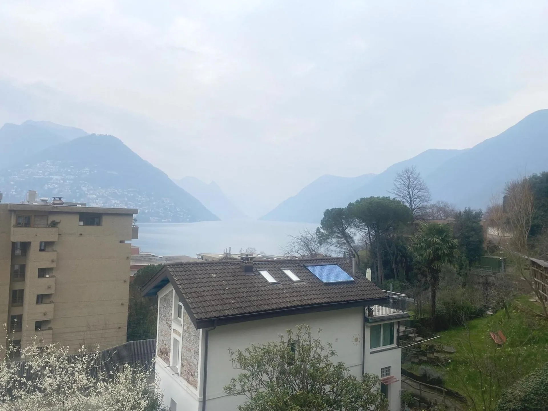 Komfortables 3,5-Zimmer-Apartment mit teilweisem Seeblick