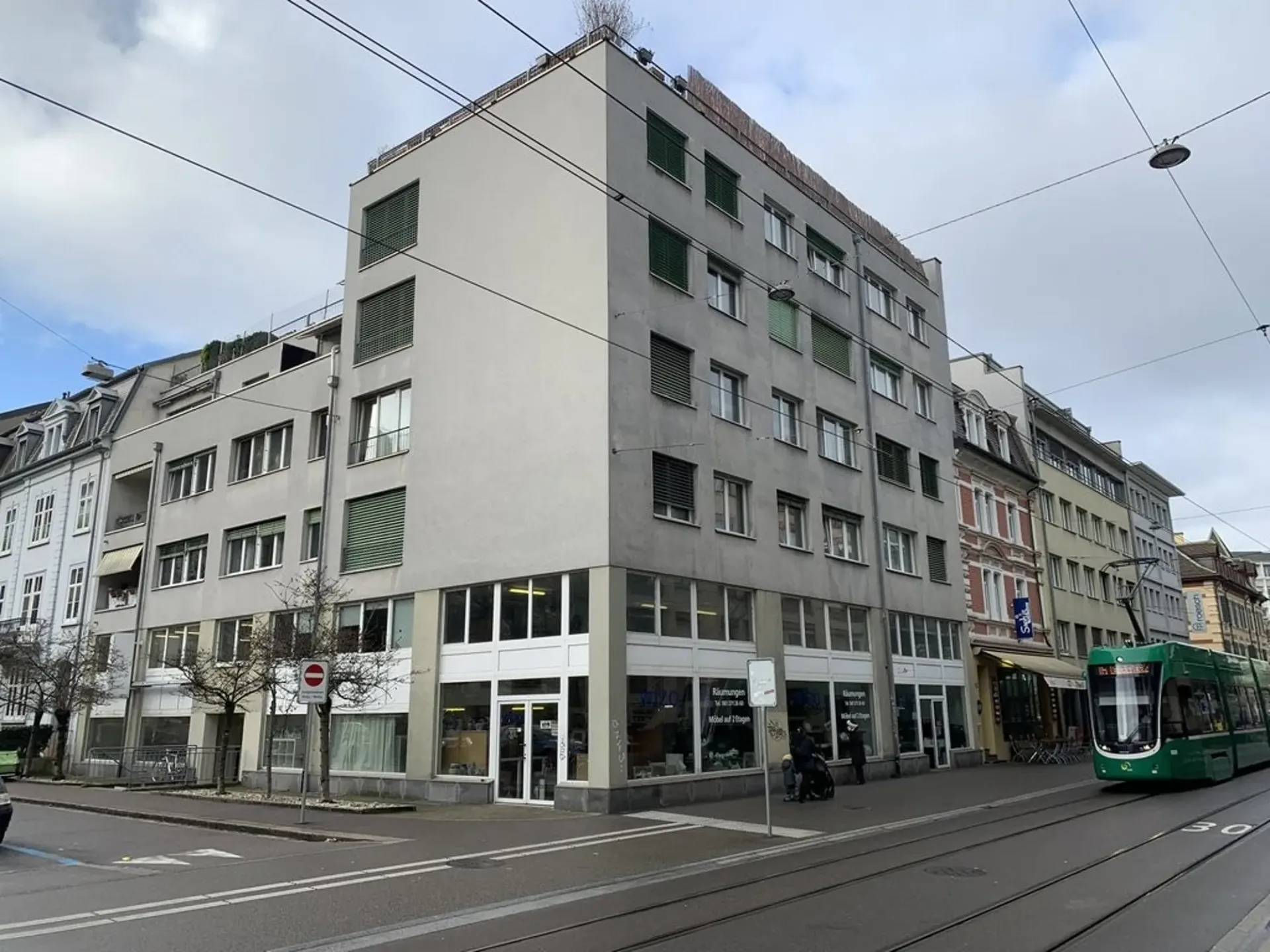 Grosszügiger Lagerraum an Top-Lage