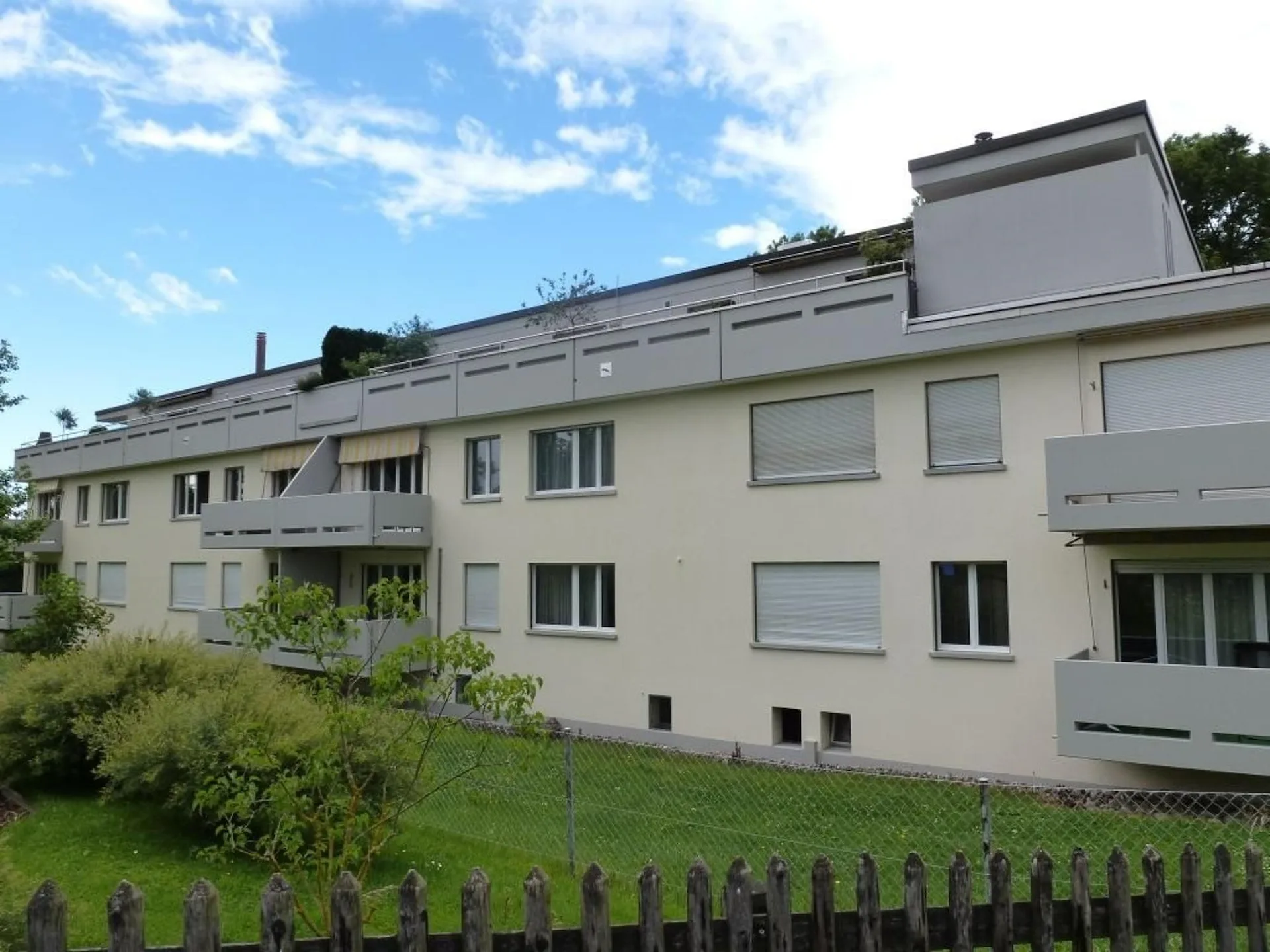 Near Uni - Beautiful living in a great location with a view of the green