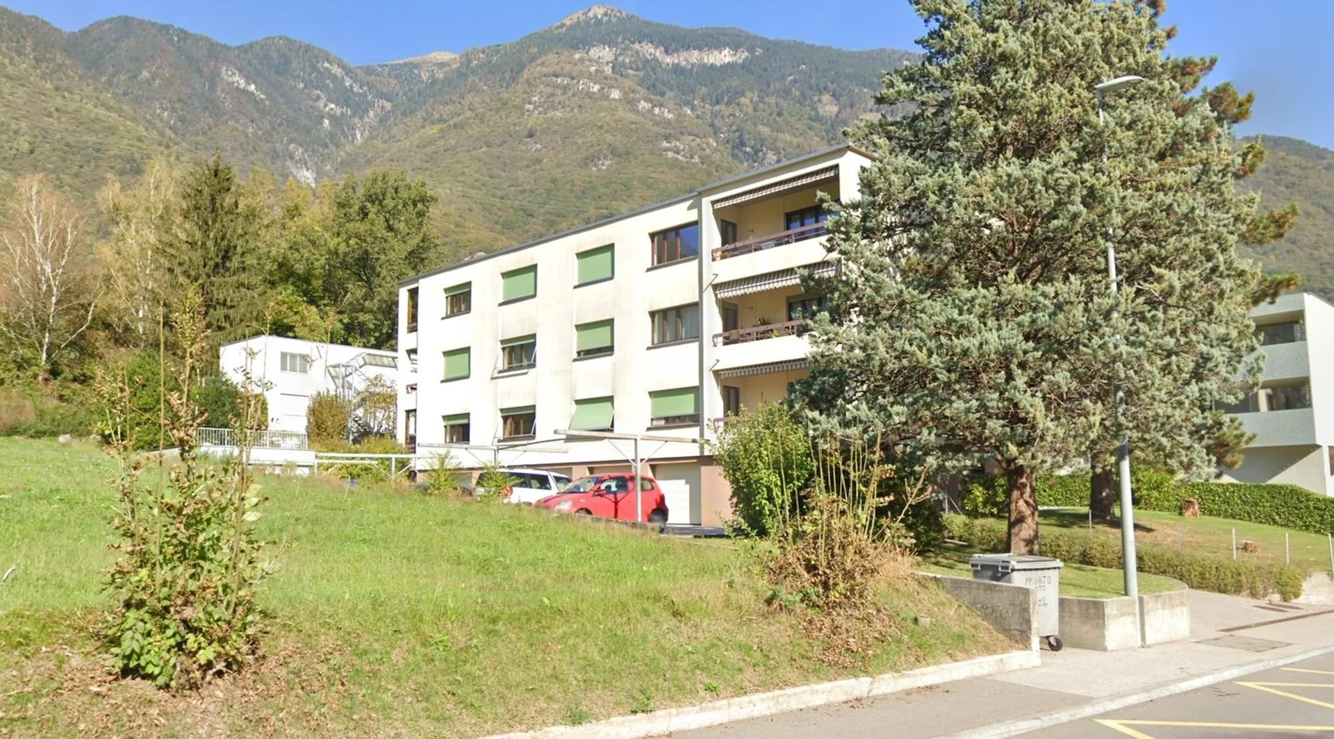 Wohnung 3.5 Zimmer - letztes Stockwerk
