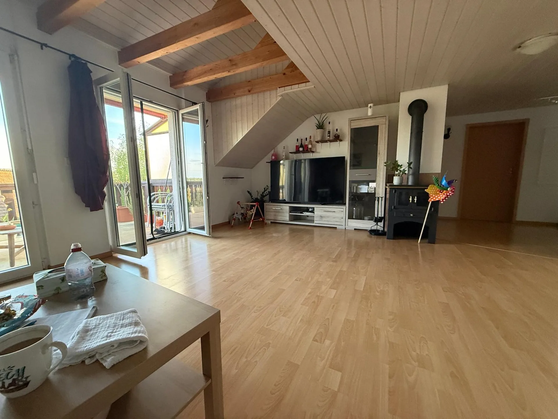 Charmante 4.5-Zimmer-Wohnung mit Kamin und Balkon in Bözberg