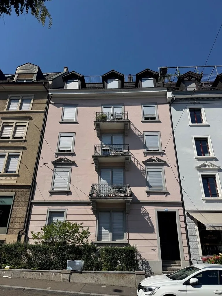 Charmante 4-Zimmer-Maisonettewohnung in Zürich Wiedikon zu vermieten
