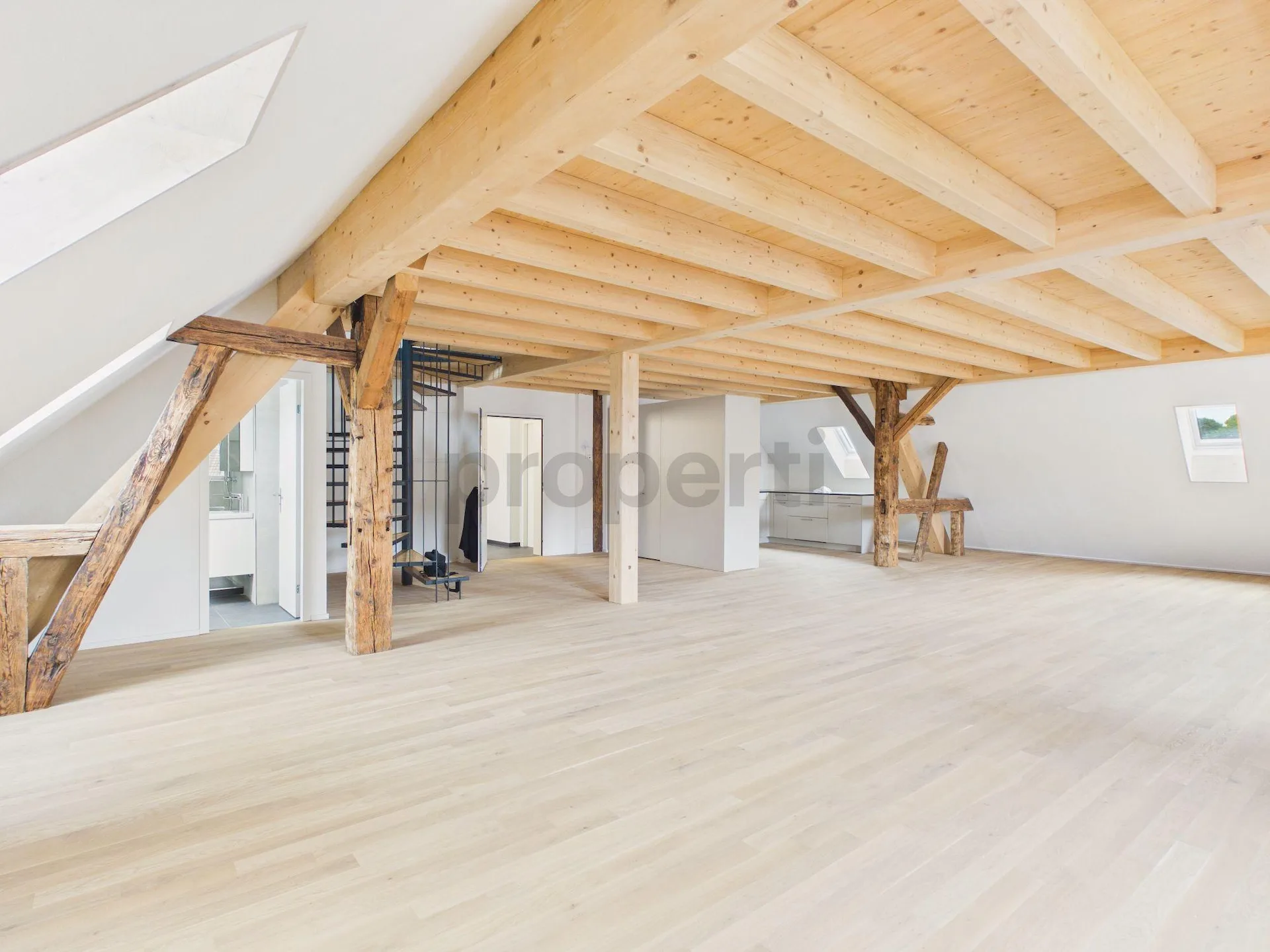 173 m² Wohngefühl - aussergewöhnliche Maisonettewohnung