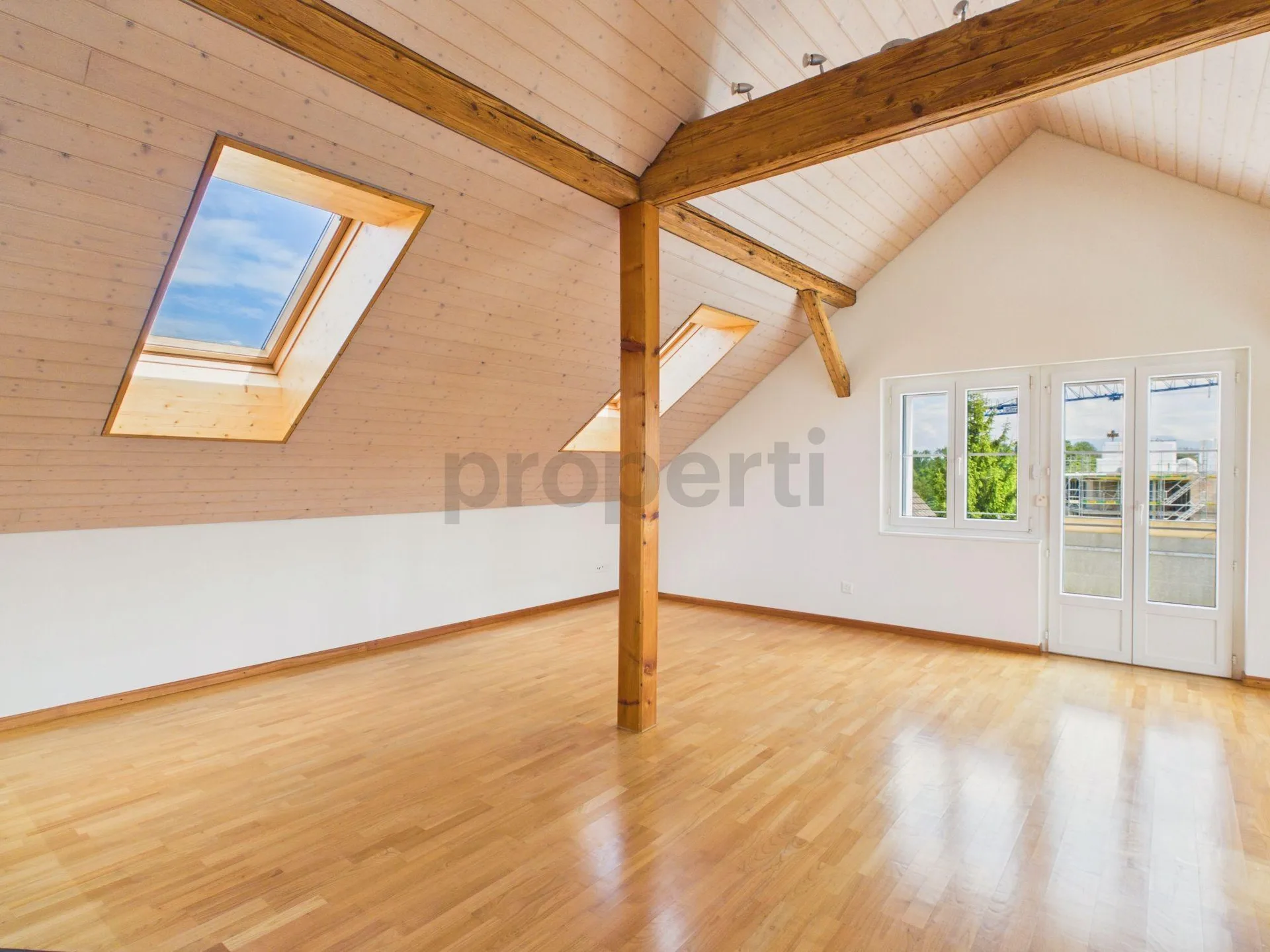 Modern 3.5-Zimmer-Dachwohnung mit Balkon, Obfelden