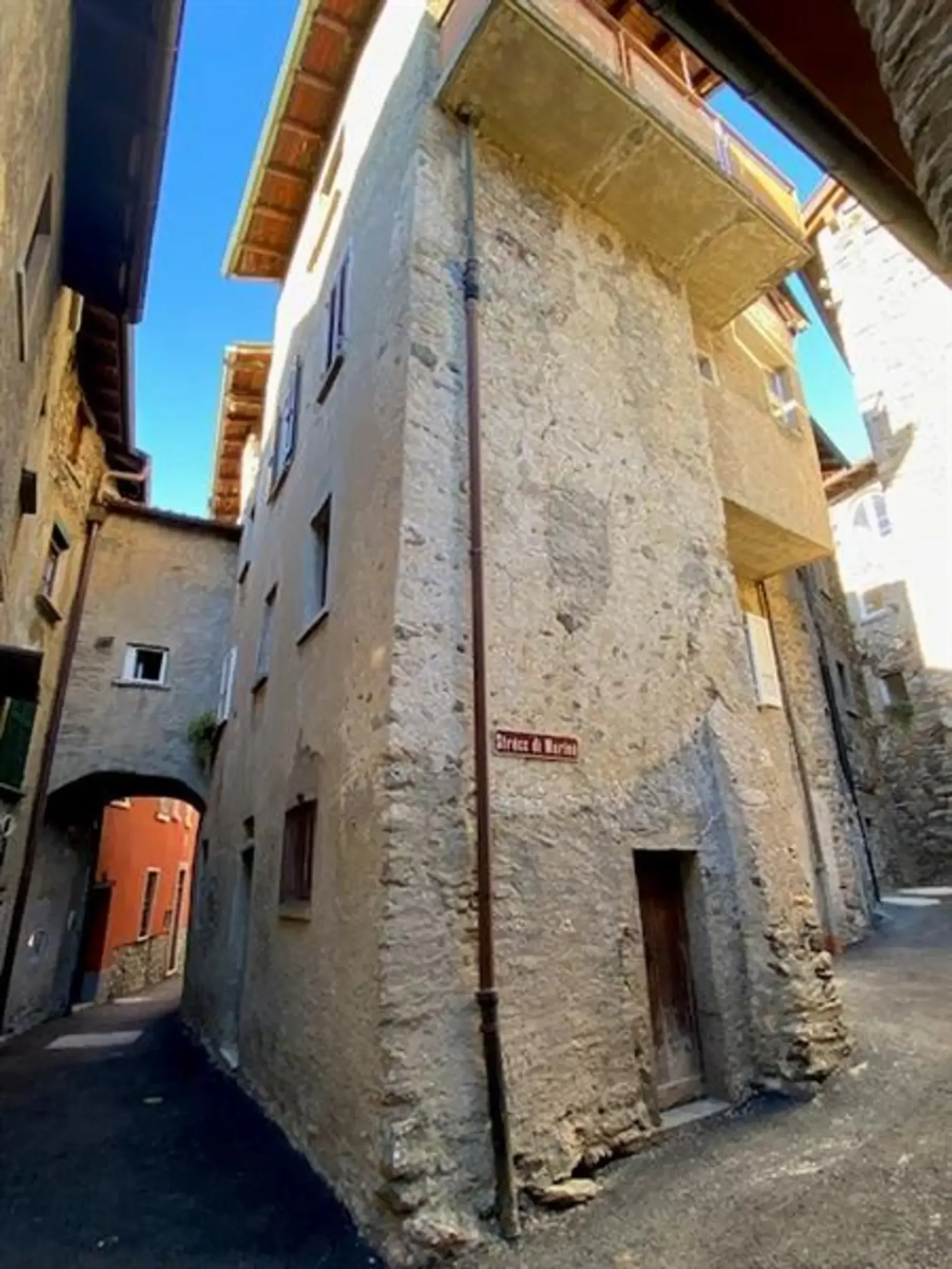 Sonvico: Haus mit 9 Zimmern
