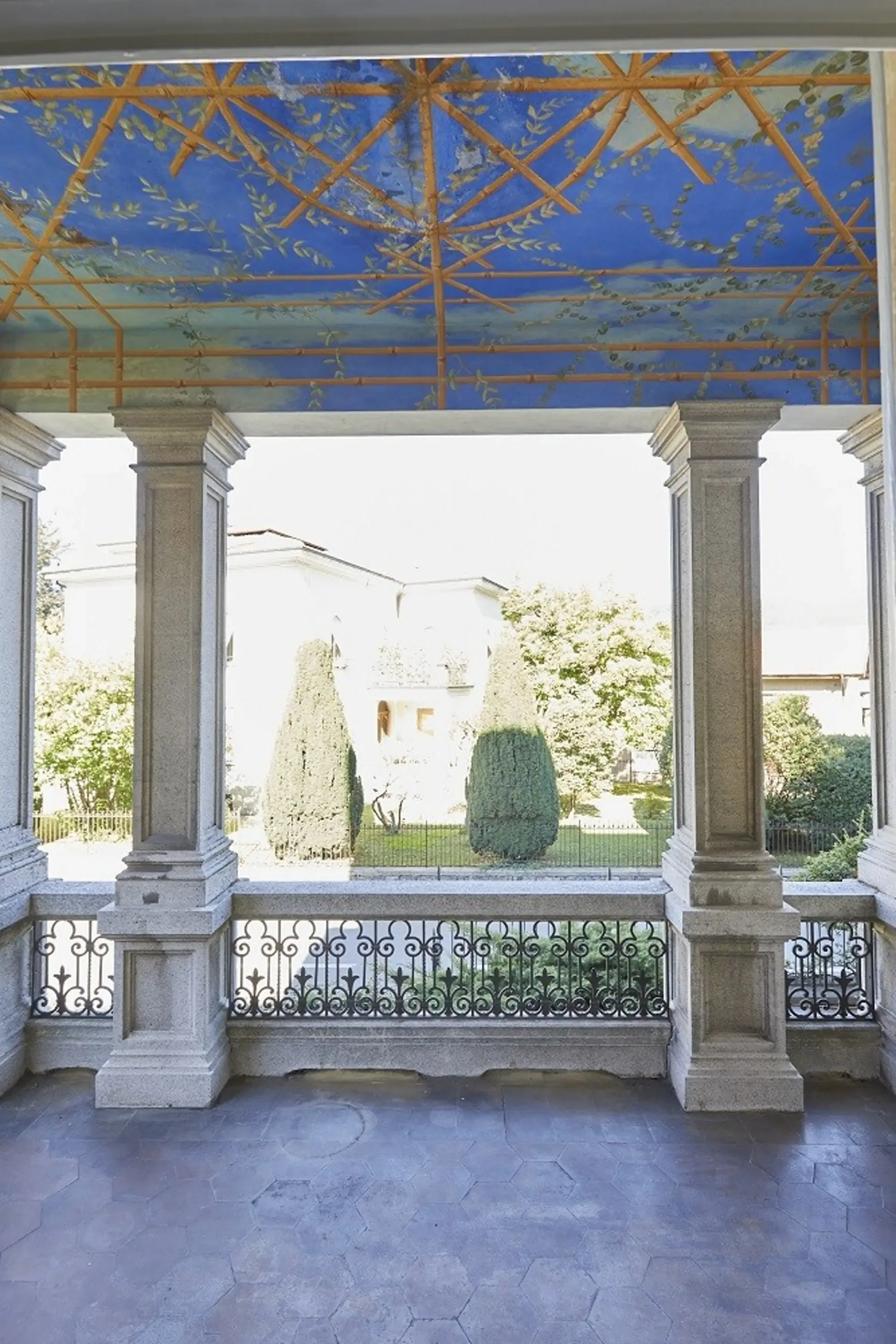 MENDRISIO BÜRO VON 180 MQ IN VILLA