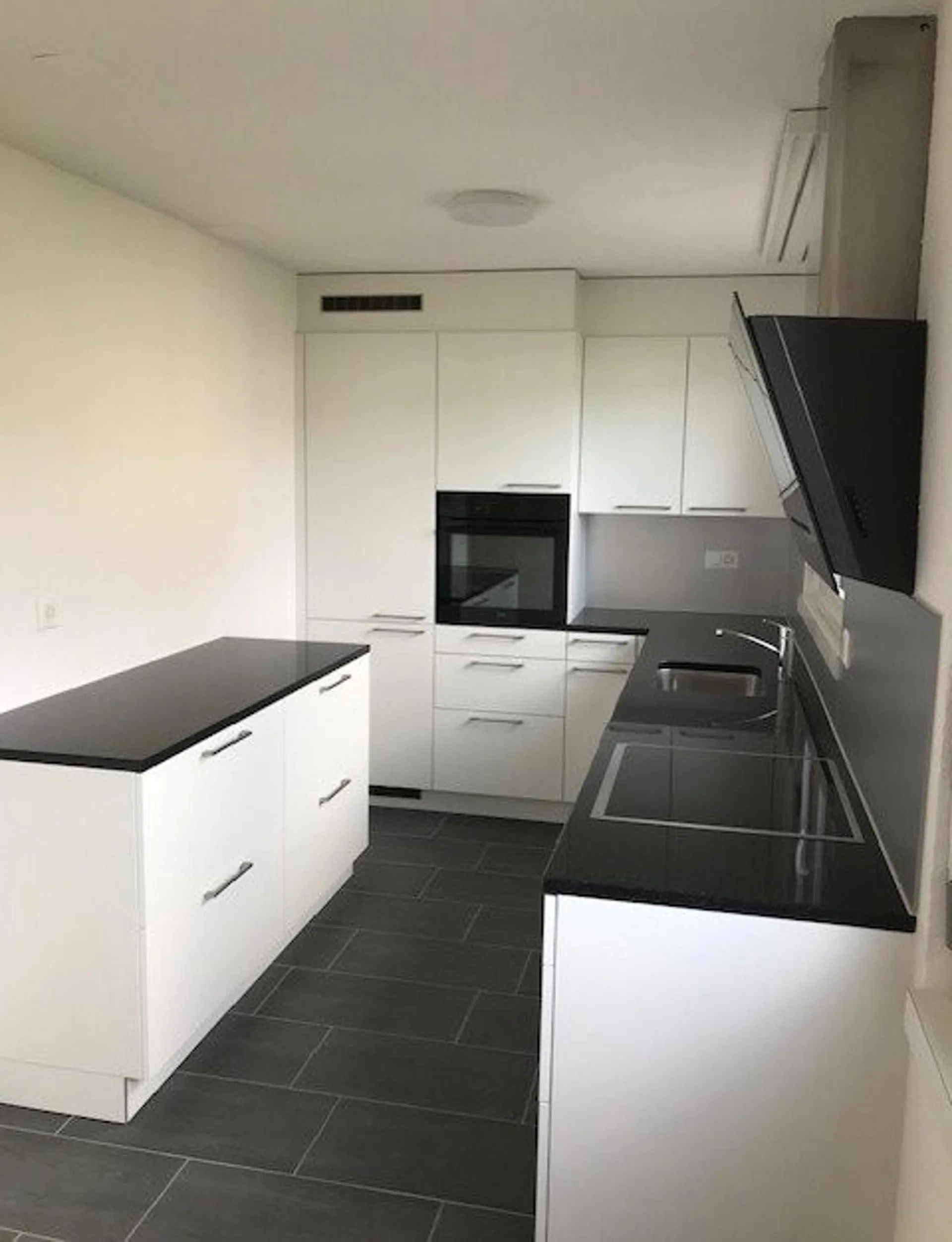 Attraktive 5.5-Zimmerwohnung mit viel Platz - Teilsaniert