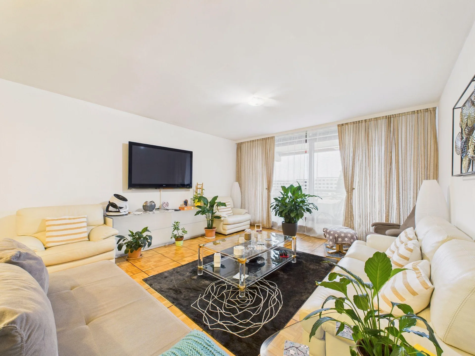 Wohnung mit 5.5 Zimmern - 165 m² - Private und baumumschlossene Residenz - Nähe Nationen und Organisationen - Genf