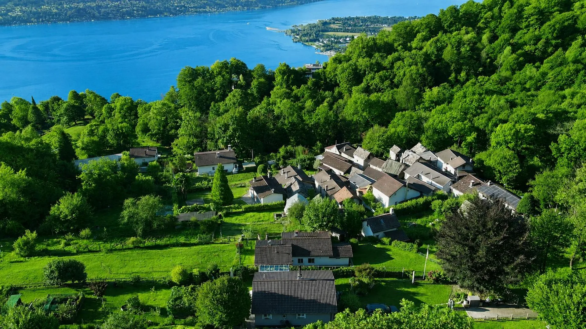 Tipica casa ticinese nel suggestivo Borgo di Viona, a Brione sopra Minusio