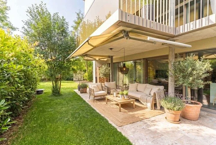 MODERNES WOHNEN MIT GARTENIDYLLE IN MÜNSINGEN