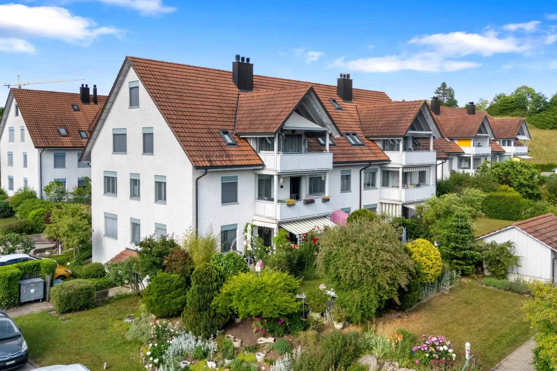 Well-maintained condominium with special living ambiance