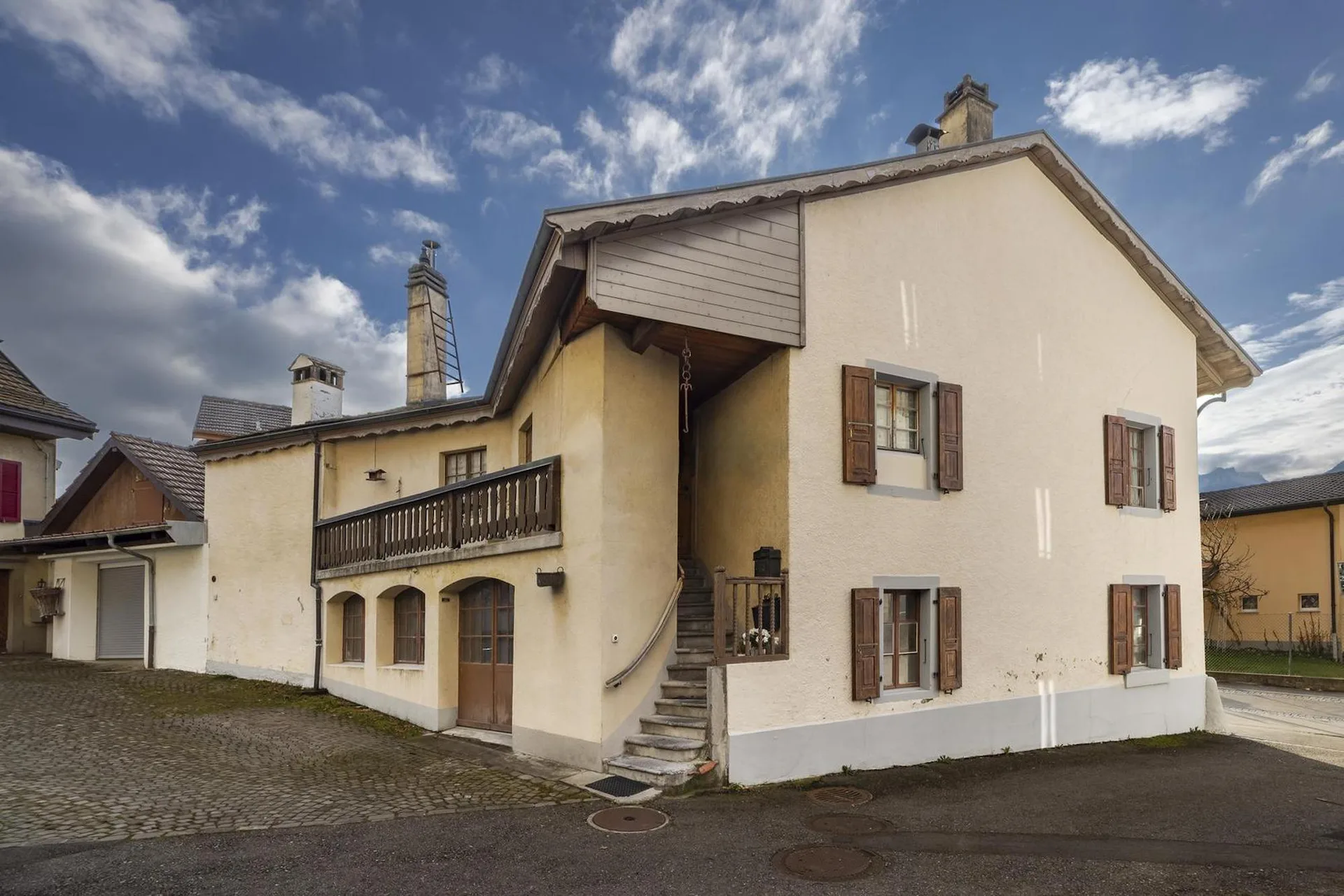 Roche - Casa a schiera di 5 locali nel cuore del villaggio