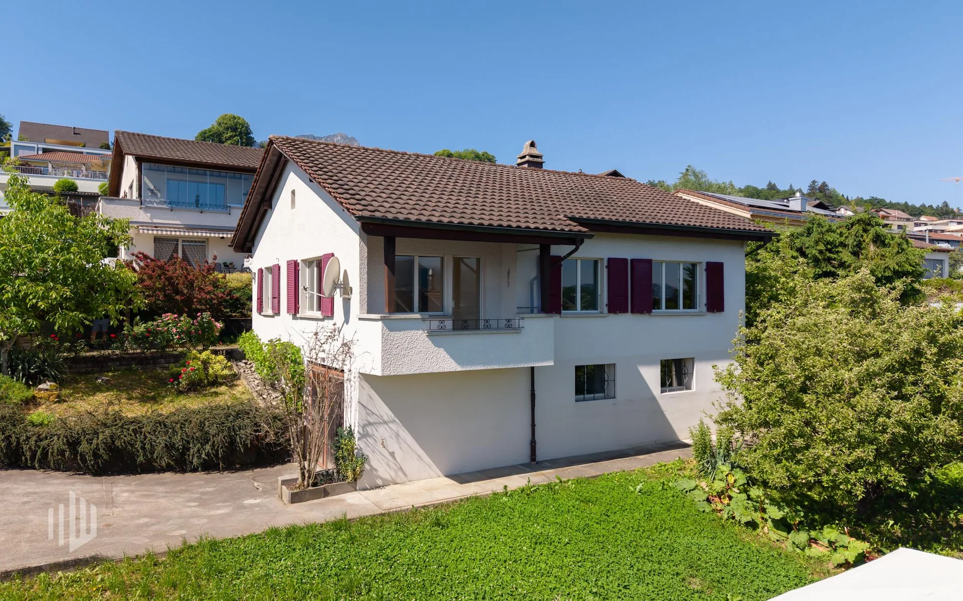 ImmoWyss -  Charmantes Einfamilienhaus mit Seesicht und Potenzial