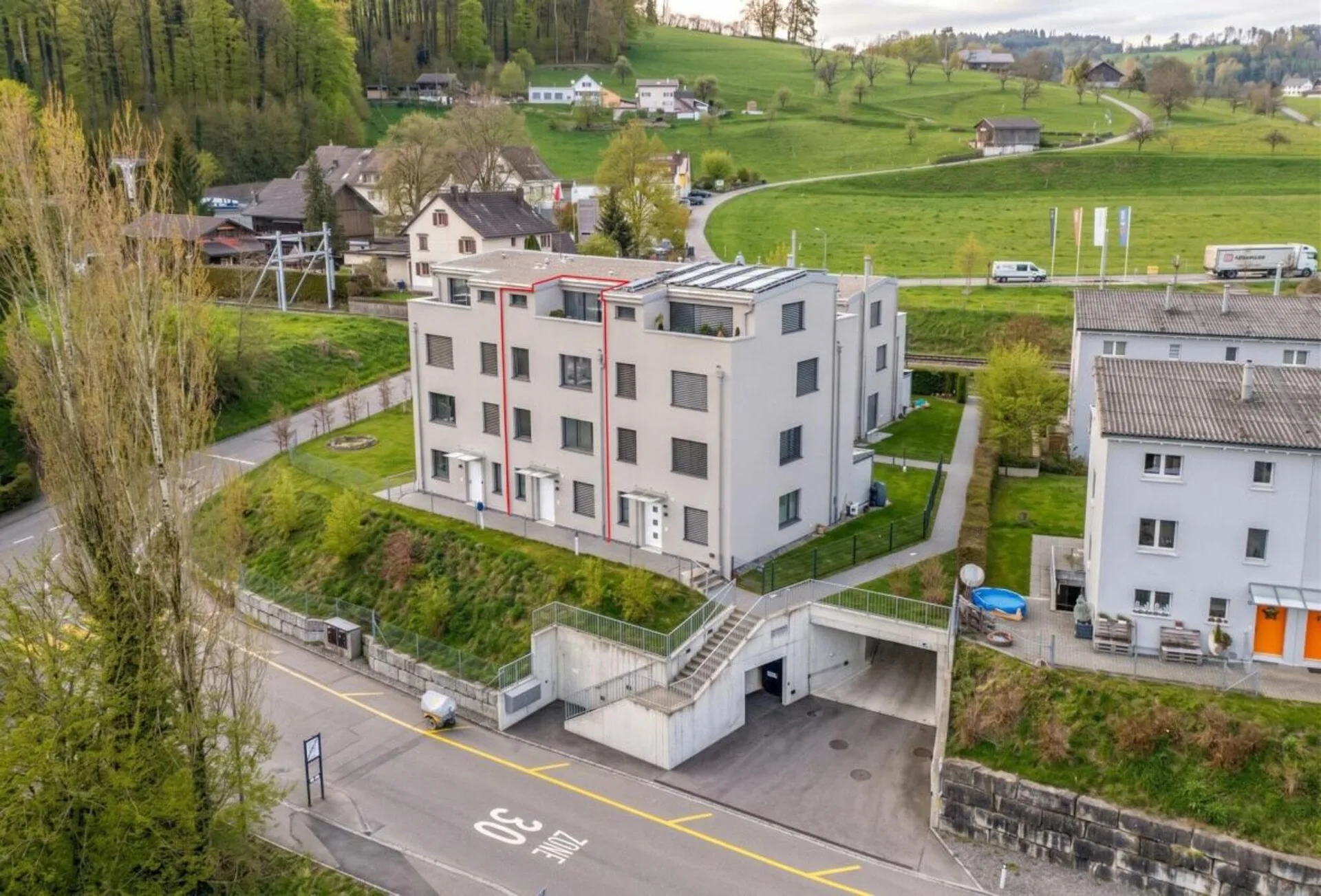 Casa a schiera moderna di 7,5 locali direttamente sulla riserva naturale di Töss